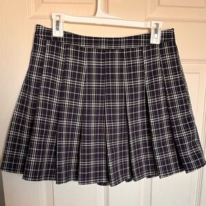 Pleated Plaid Navy/White Skirt